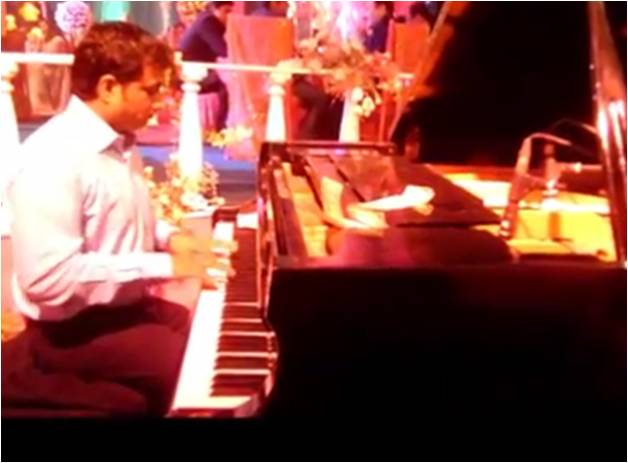 male piano players Ashdod Israel